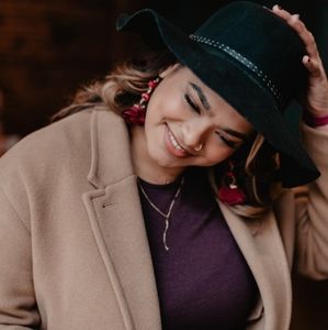 Meet your Posher, Jenie